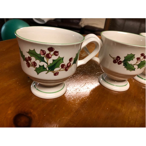 Vintage White Christmas dish set - Picture 9 of 15